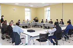 「農友会新鮮組」と学校給食センターが意見交換会