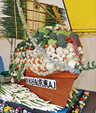 第55回昭島市産業まつりで展示された野菜の宝船の写真