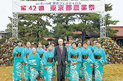 明治神宮で女性部が新しい着物と踊りを披露