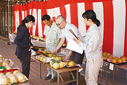 果実品評会が開催