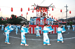 納涼踊り大会が盛大に開催