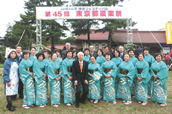 明治神宮で東大和地区女性部が踊りを披露