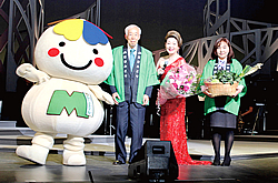 謝恩観劇会を開催